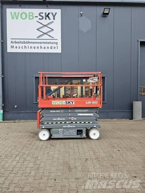 SkyJack SJ III 4632 رافعات مقصية الشكل