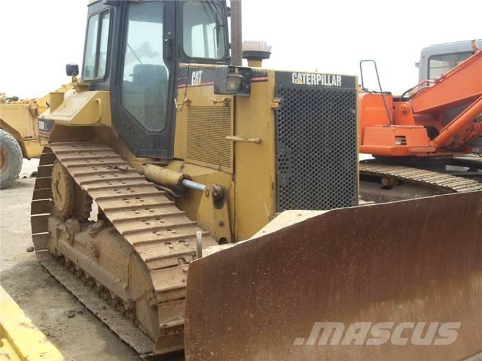 CAT D 6 M LGP بلدوزرات مجنزرة