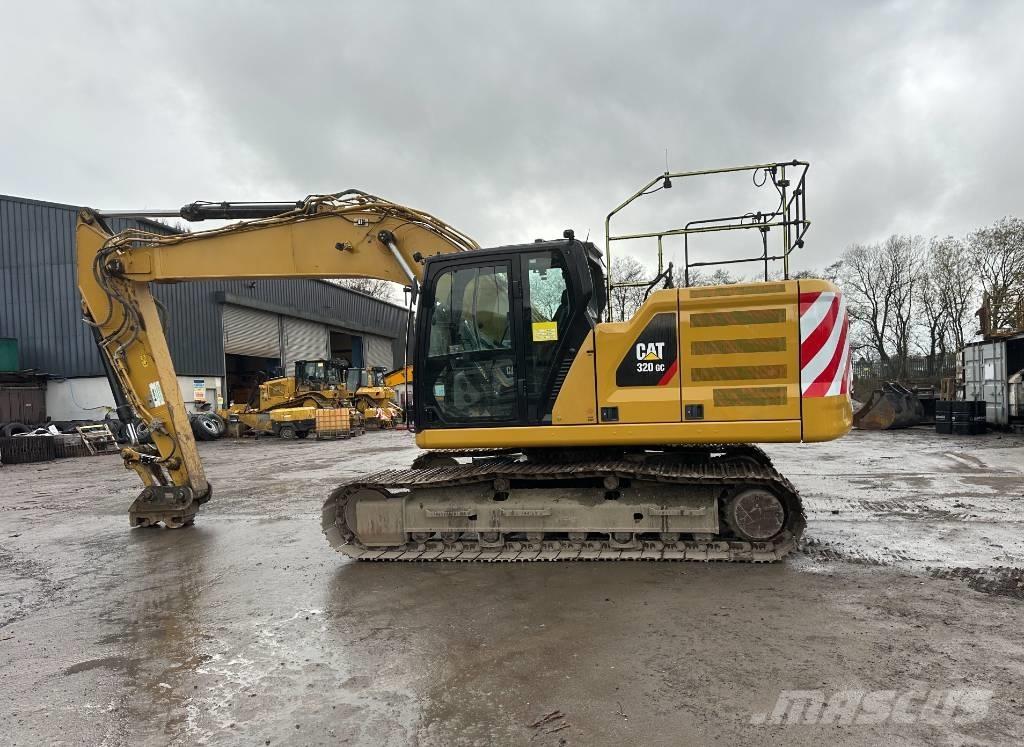 CAT 320 GC حفارات زحافة
