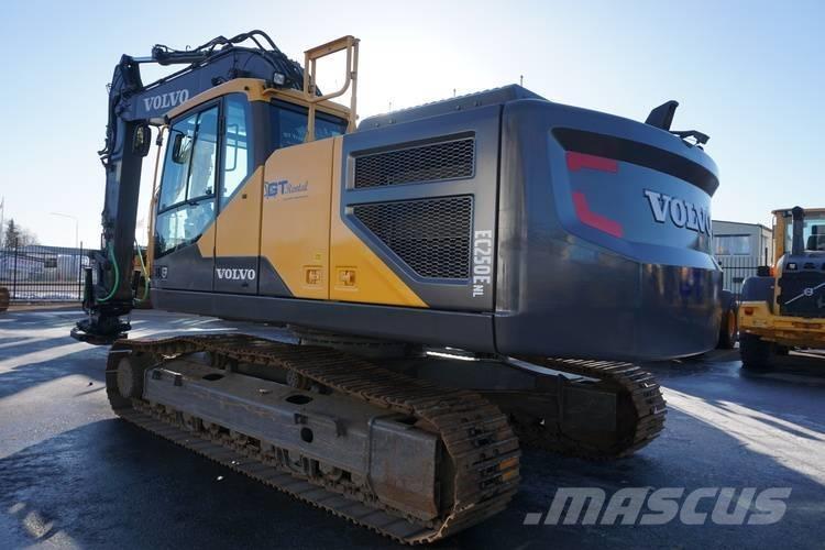 Volvo EC 250 E NL حفارات زحافة