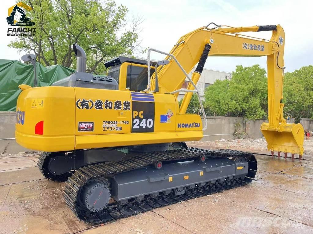Komatsu PC240 حفارات زحافة