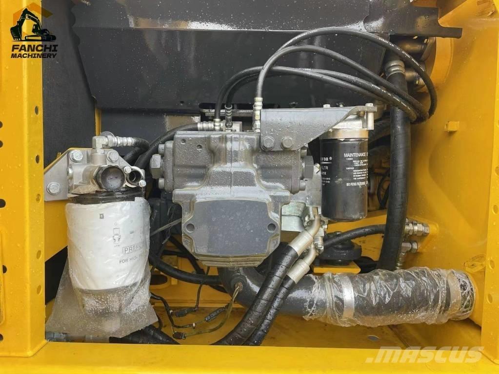 Komatsu PC240 حفارات زحافة