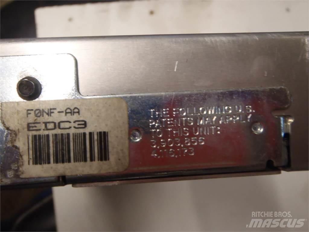 Ford 8210 ECU إلكترونيات