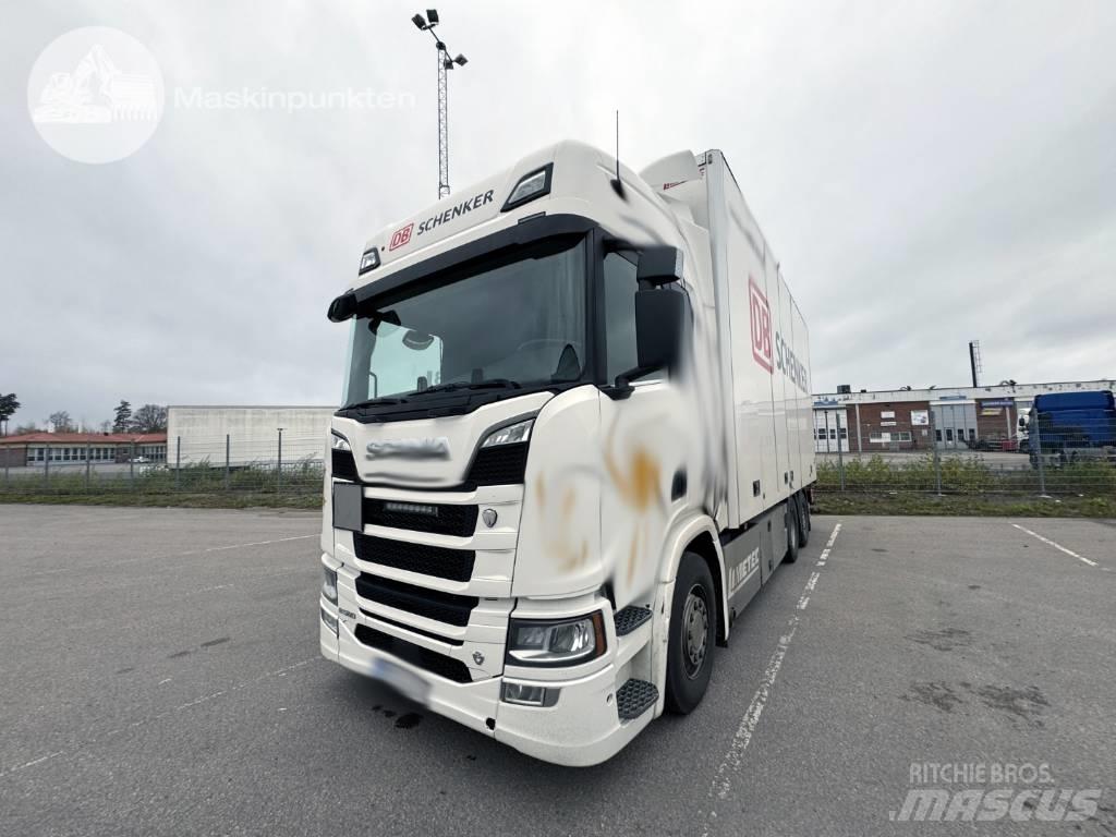 Scania R 580 شاحنات ذات هيكل صندوقي