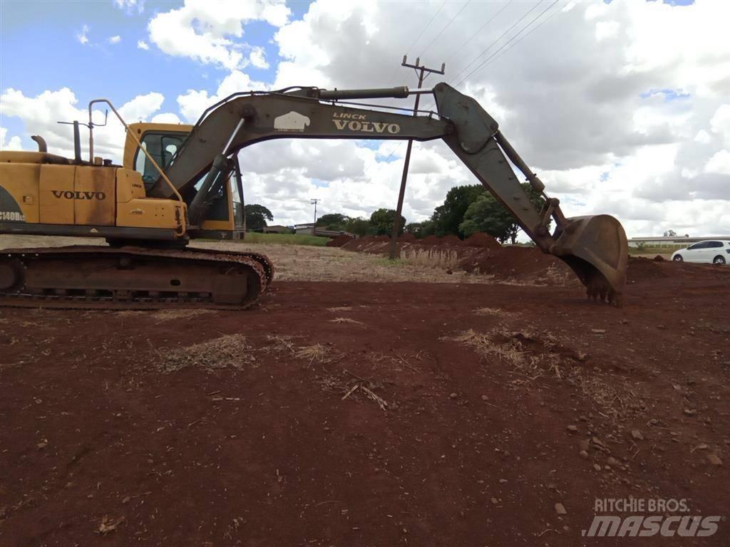 Volvo EC 140 BLC حفارات زحافة