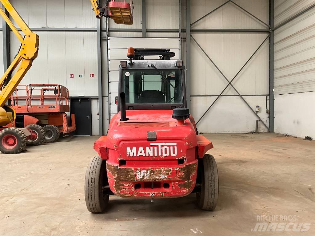 Manitou MC 40 شاحنات الطرق الوعرة