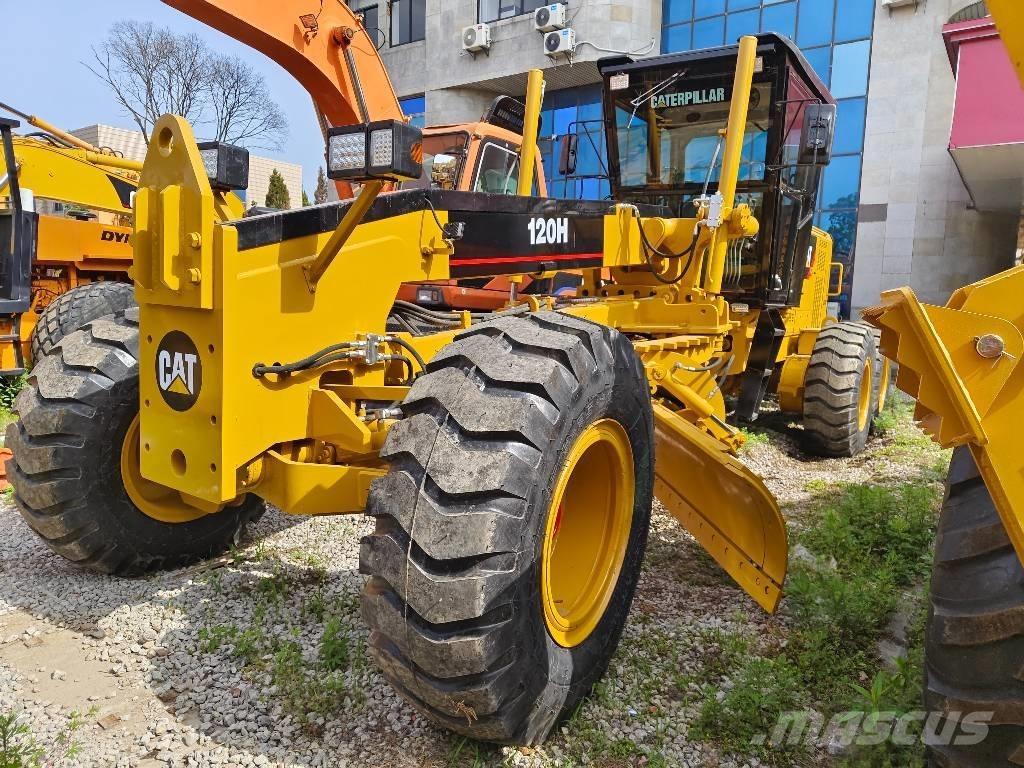 CAT 120 H معدات تمهيد الطرق