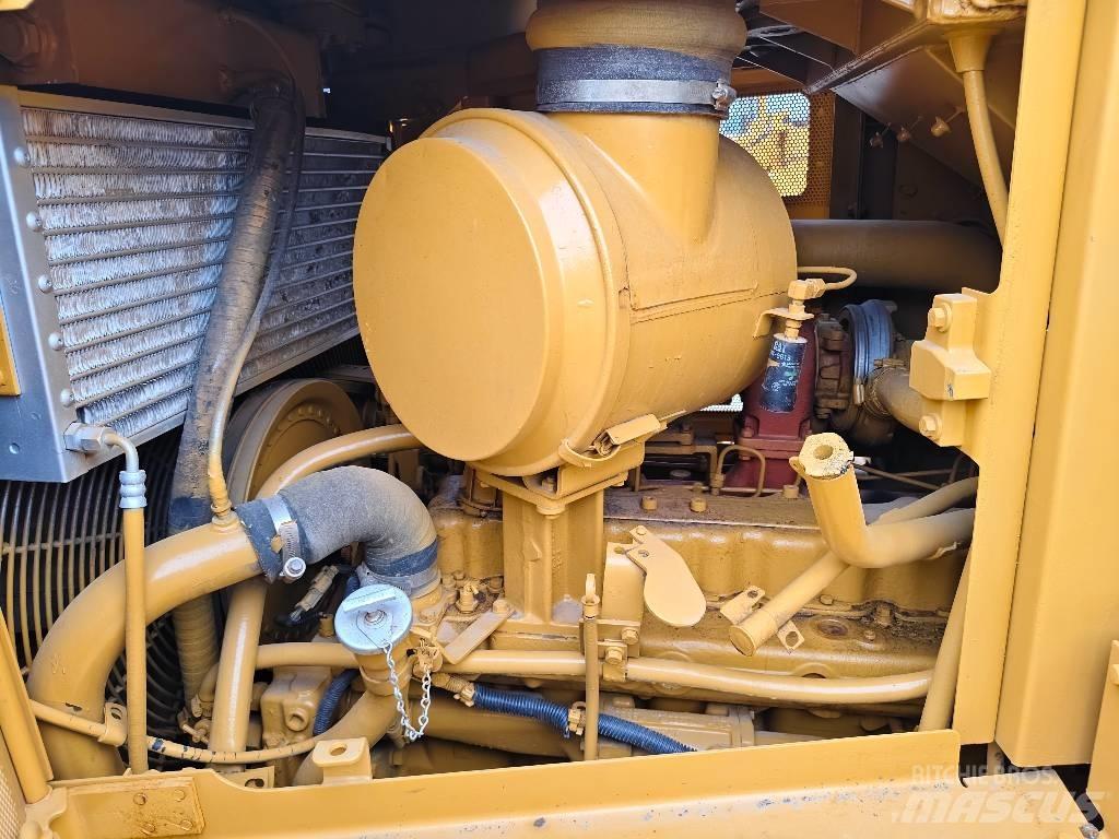 CAT D 7 R معدات تمهيد الطرق
