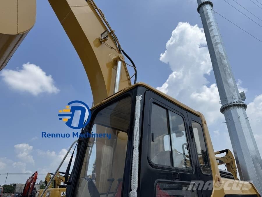 CAT 320 B L حفارات زحافة