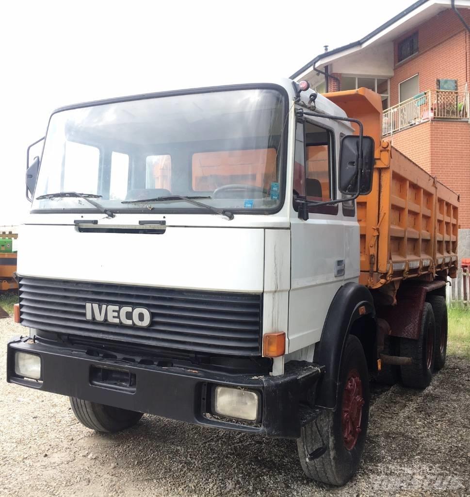 Iveco 330-26 شاحنات قلابة