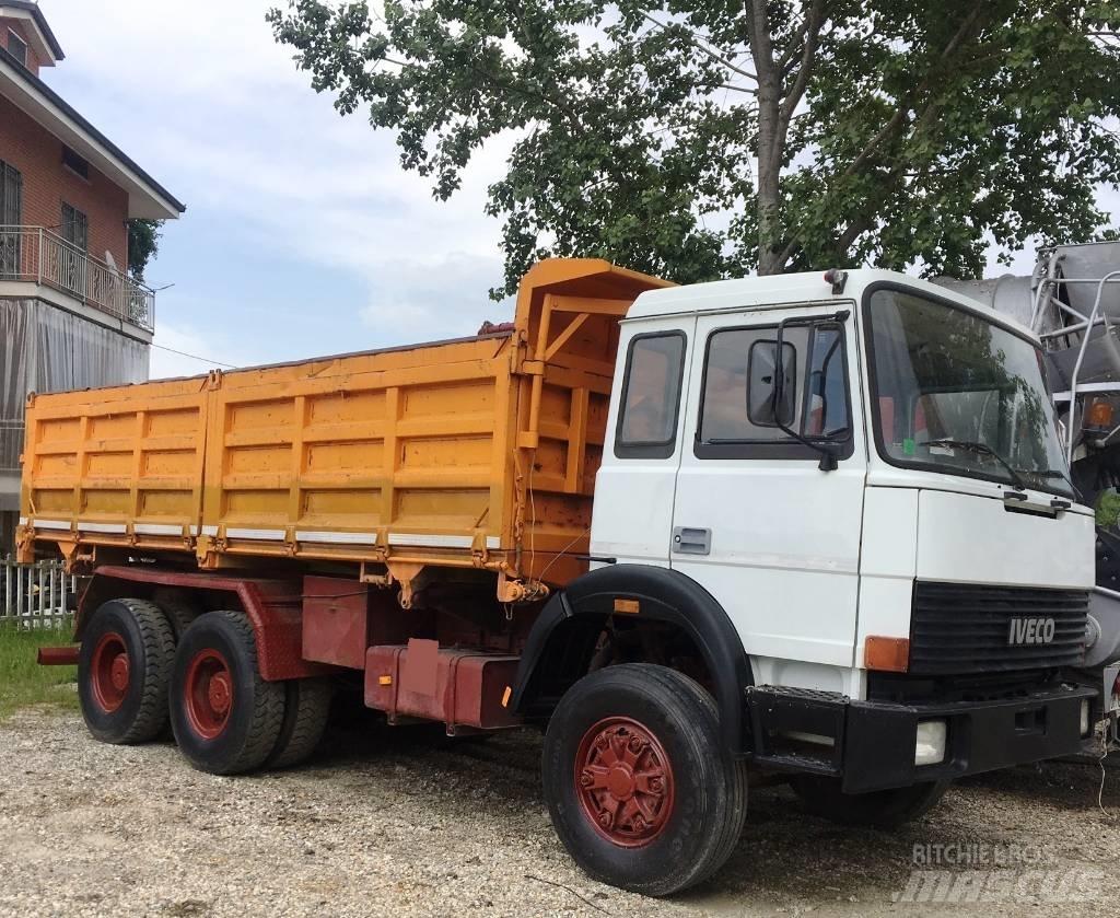 Iveco 330-26 شاحنات قلابة