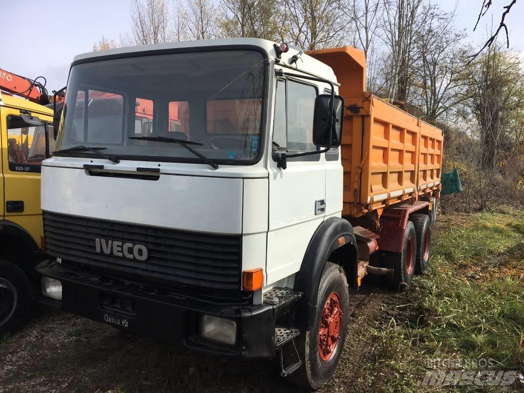 Iveco 330-26 شاحنات قلابة