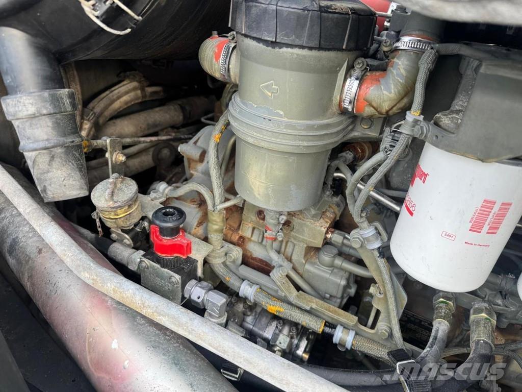 Sennebogen 818M مناولات المخلفات / مناولات صناعية