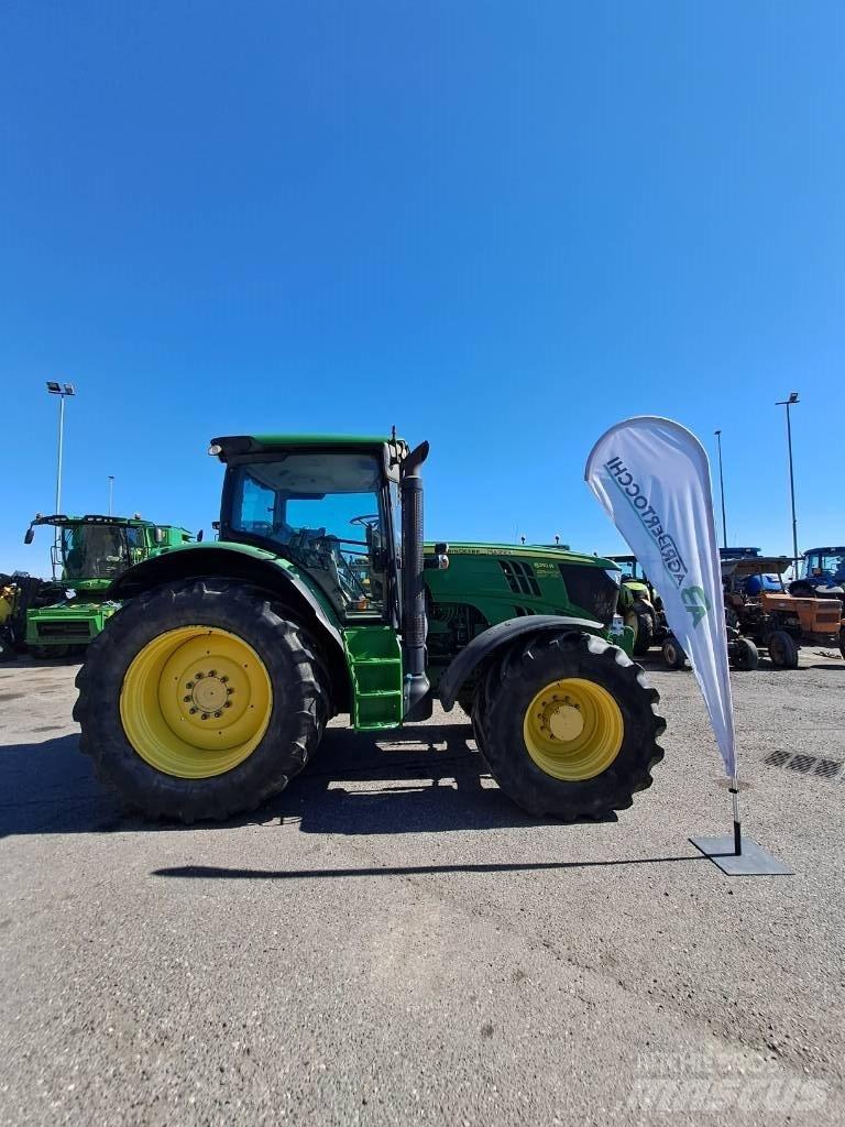 John Deere 6210 R الجرارات