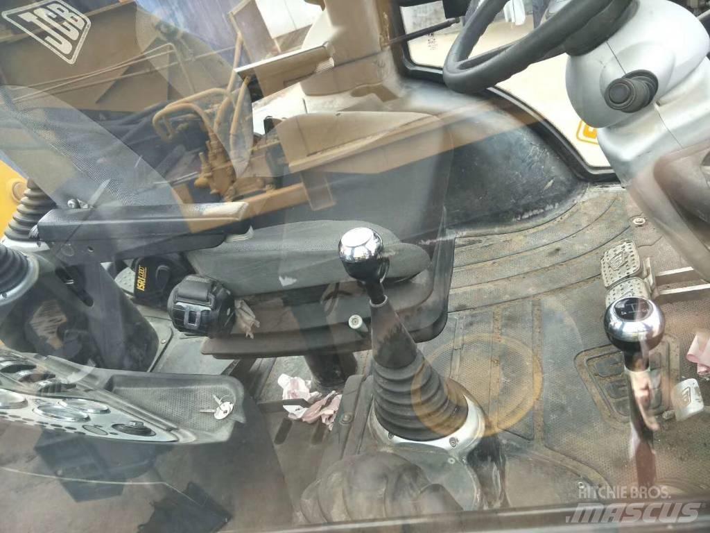 JCB 3CX لوادر ذات جرافات عكسية