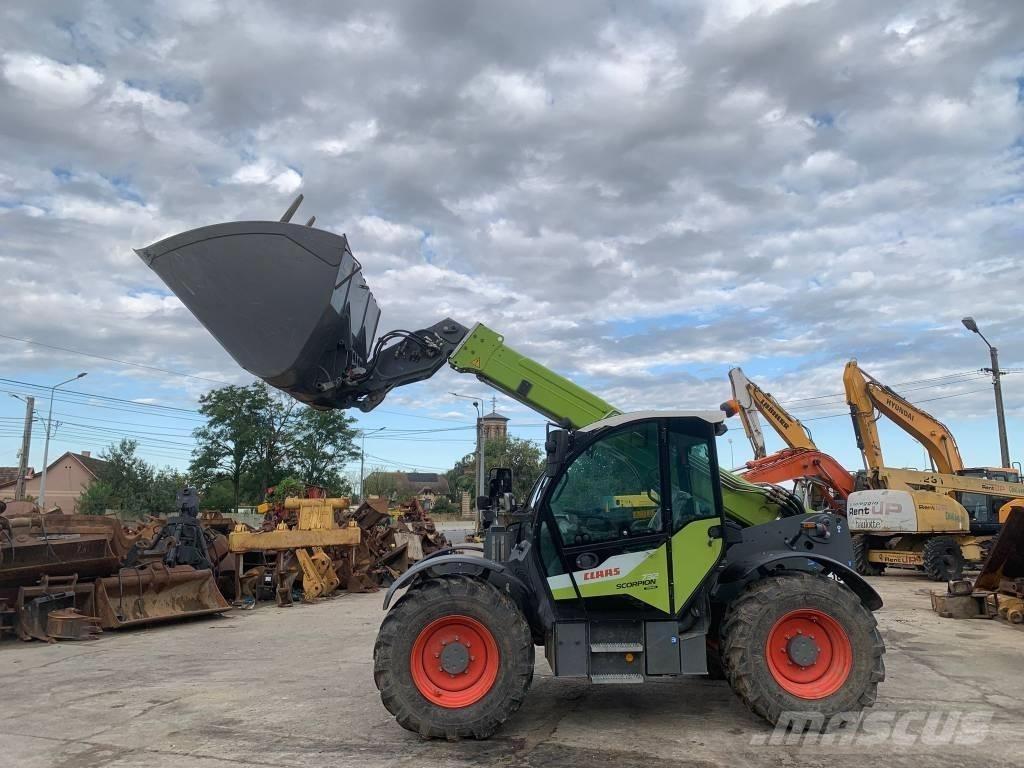 CLAAS Scorpion 732 معدات مناولة لأغراض الزراعة