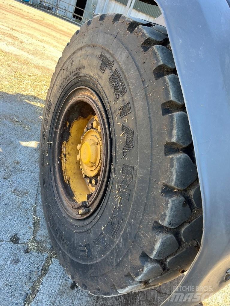 Volvo L 90 G لوادر بعجل