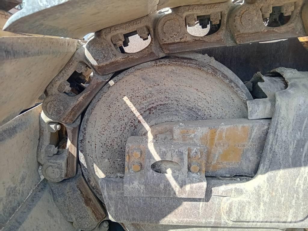 Komatsu D 65 PX-15 بلدوزرات مجنزرة