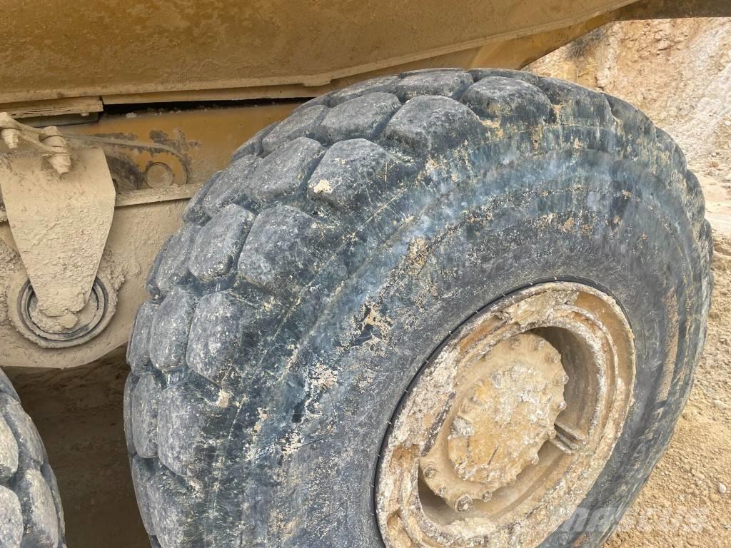 CAT 730 ساحبات مفصلية
