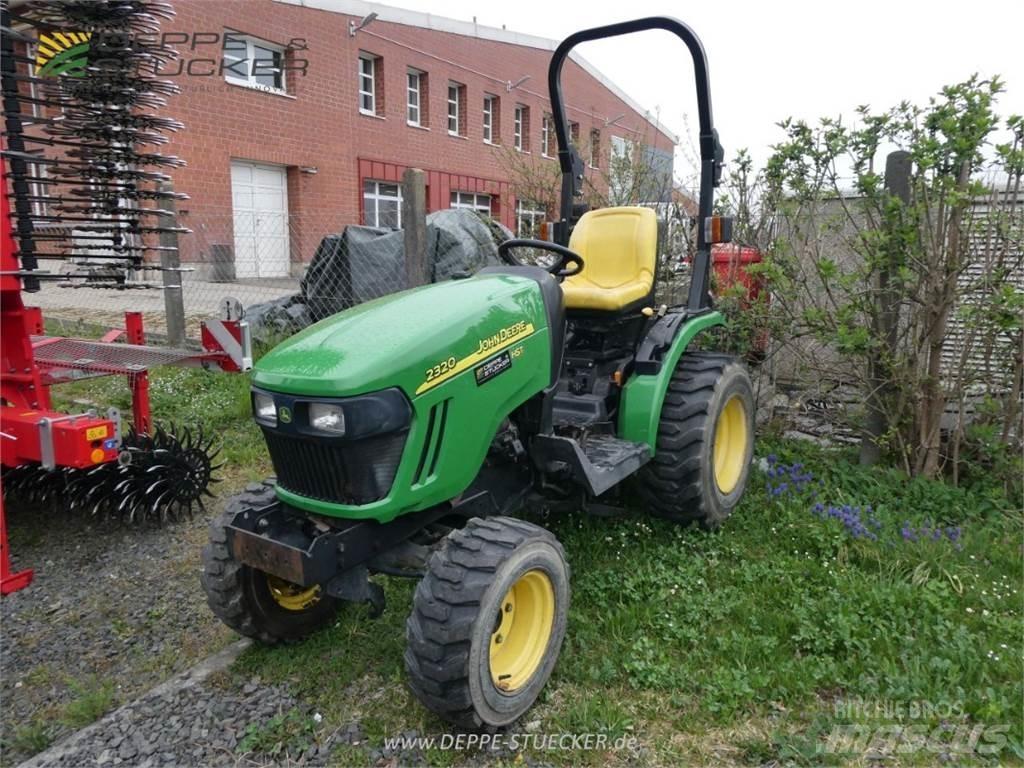 John Deere 2320 جرارات مدمجة