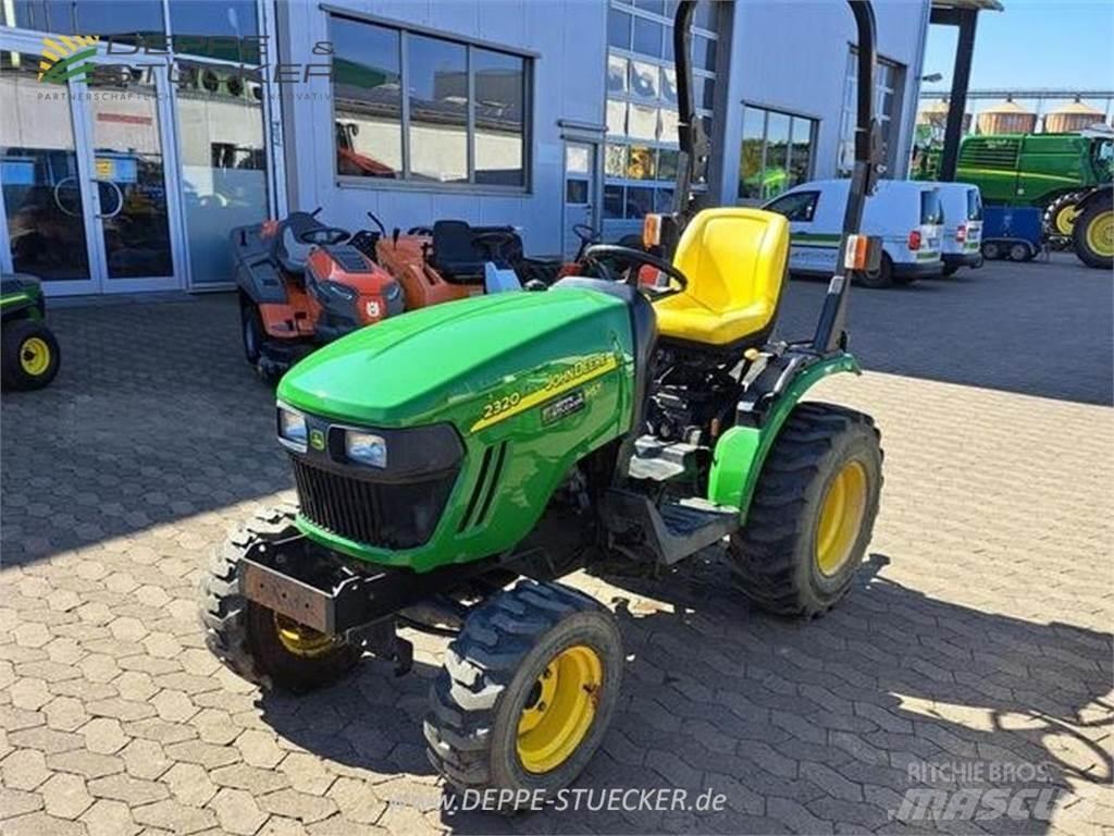 John Deere 2320 جرارات مدمجة