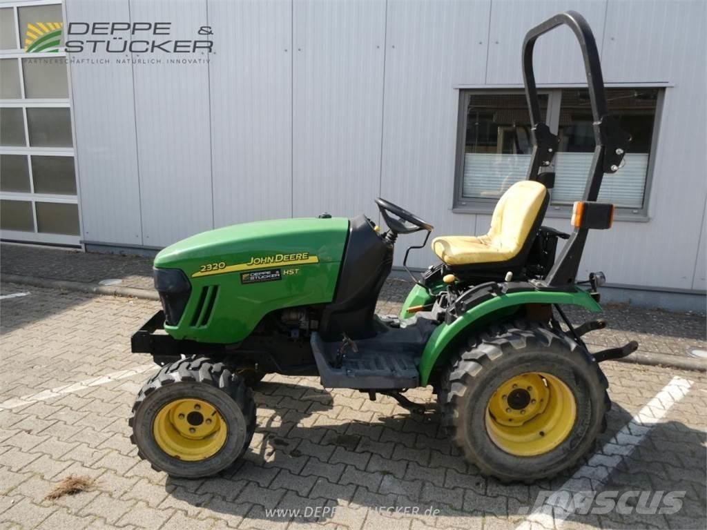 John Deere 2320 جرارات مدمجة