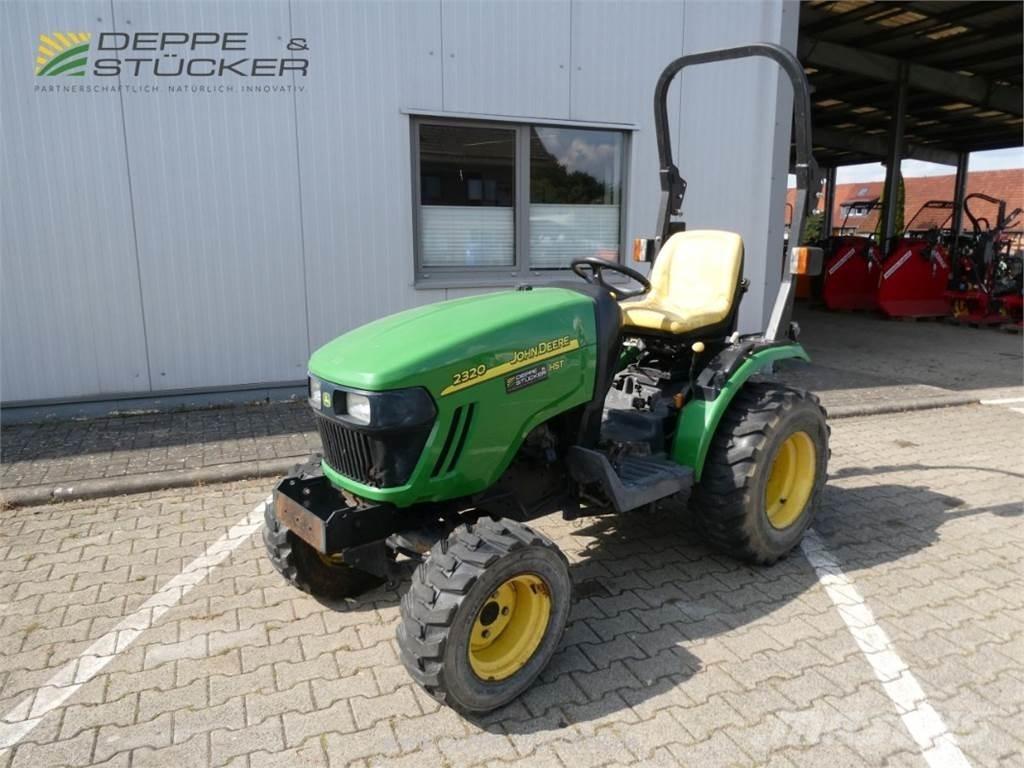 John Deere 2320 جرارات مدمجة