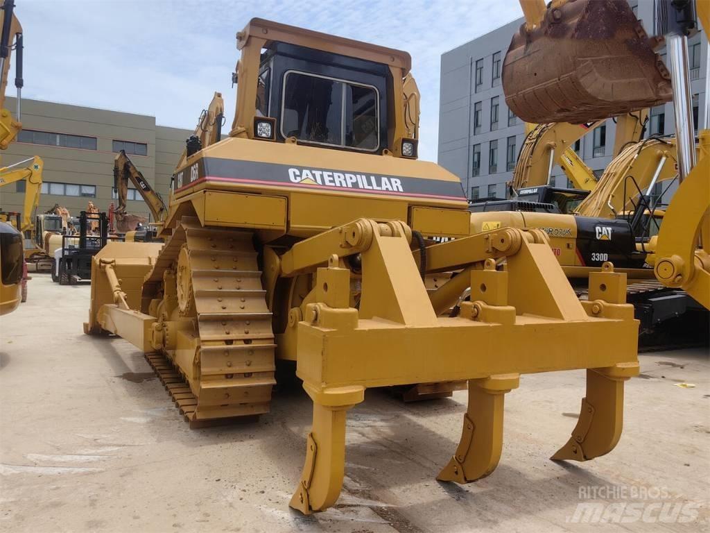 CAT D 6 R بلدوزرات مجنزرة