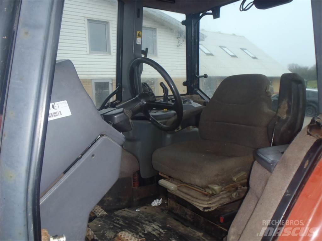 New Holland G170 الجرارات