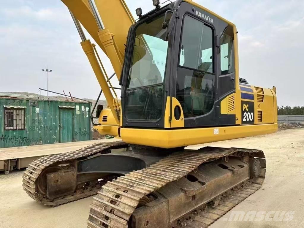 Komatsu PC 200 حفارات زحافة