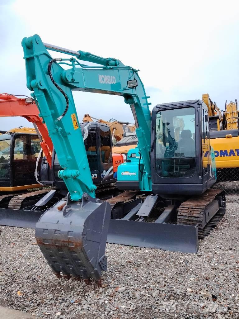 Kobelco SK75 حفارات وسط 7 طن - 12 طن
