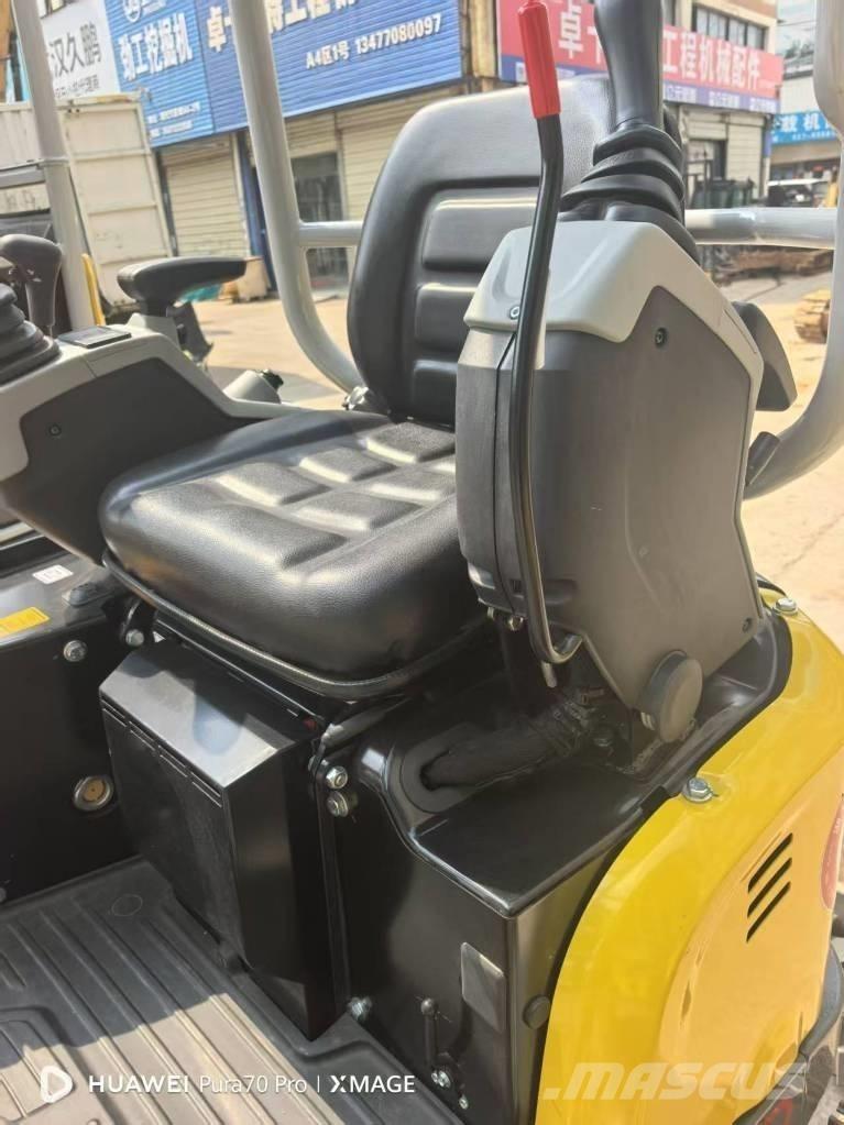 Wacker Neuson EZ 20 حفارات زحافة