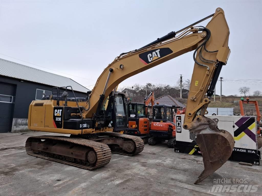 CAT 323 EL حفارات زحافة