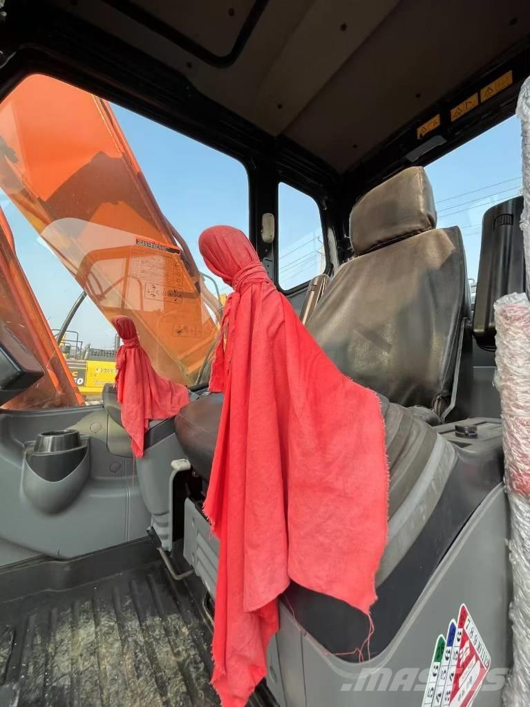 Hitachi ZX 160 LC حفارات زحافة