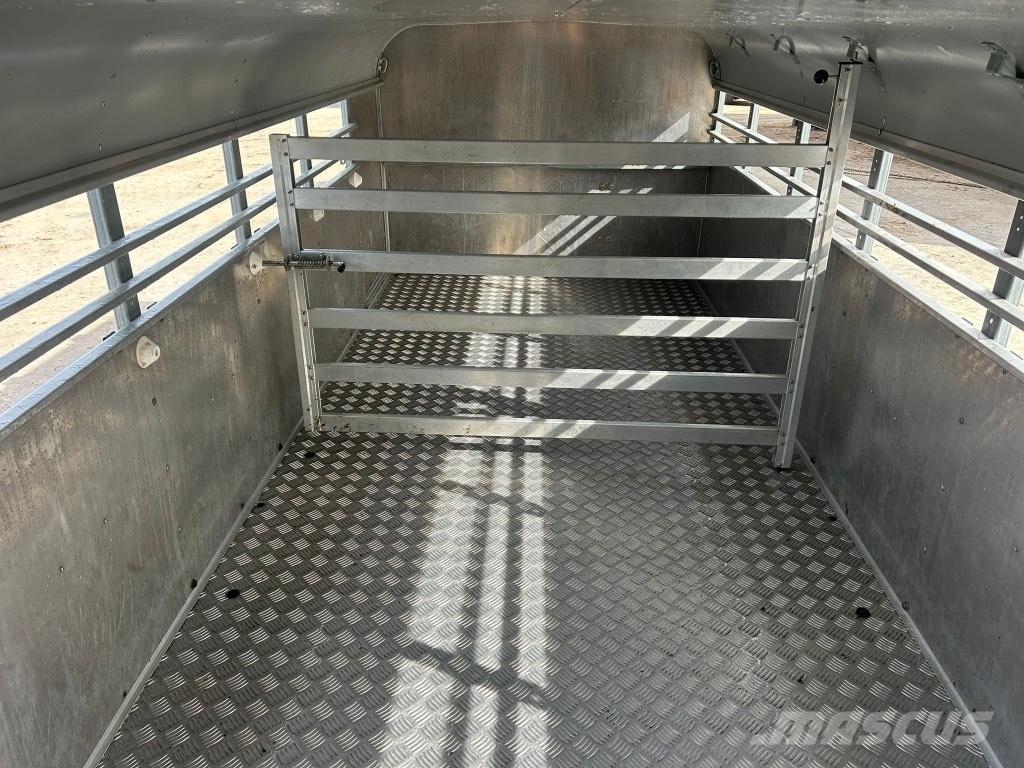 Ifor Williams TA 510 مقطورات نقل الحيوانات