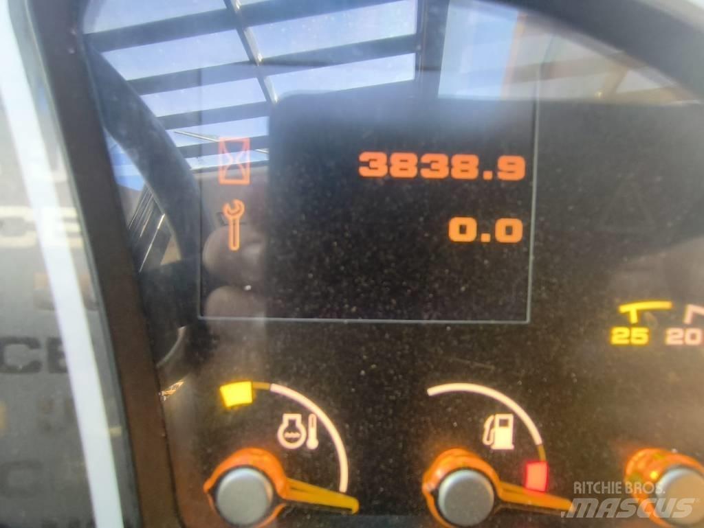JCB 535-95 مناولات متداخلة