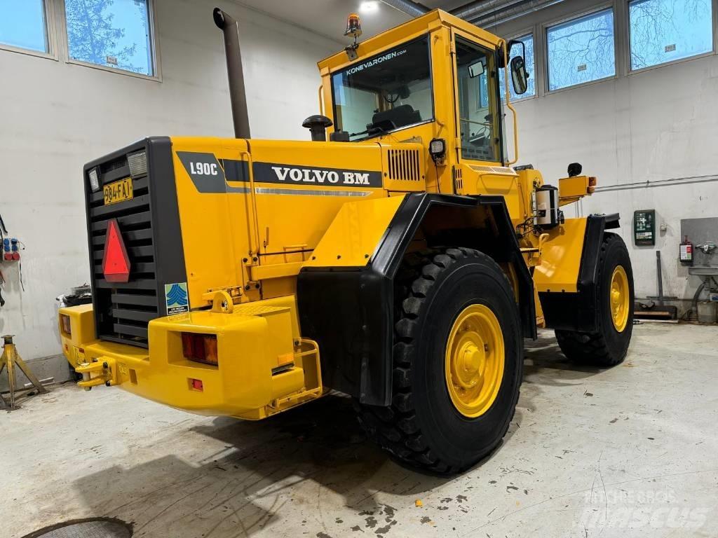 Volvo L 90C لوادر بعجل