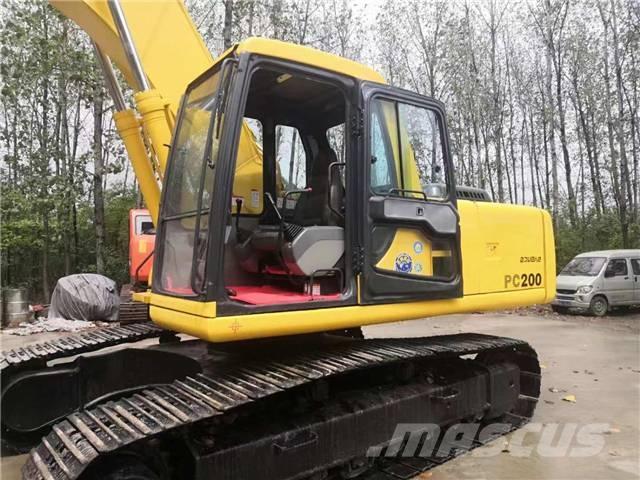 Komatsu pc200-6 حفارات زحافة