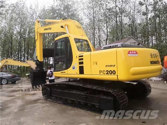 Komatsu pc200-6 حفارات زحافة