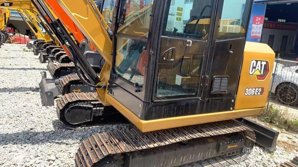 CAT 306E حفارات زحافة