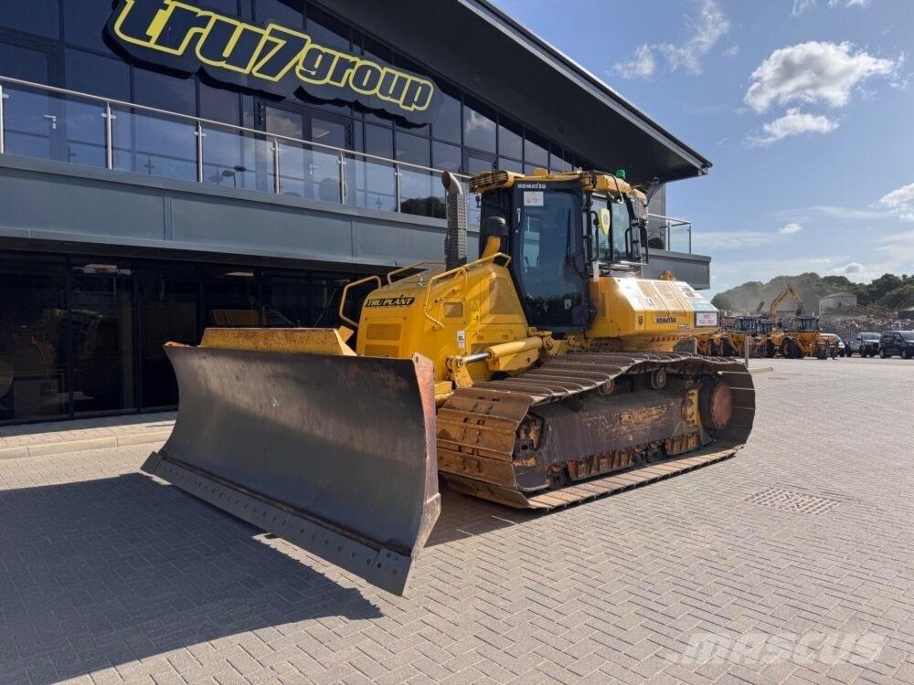 Komatsu D71 PXi-24EO بلدوزرات مجنزرة