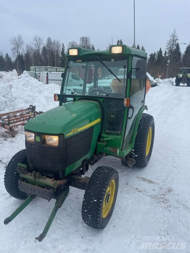 John Deere 4410 جرارات مدمجة