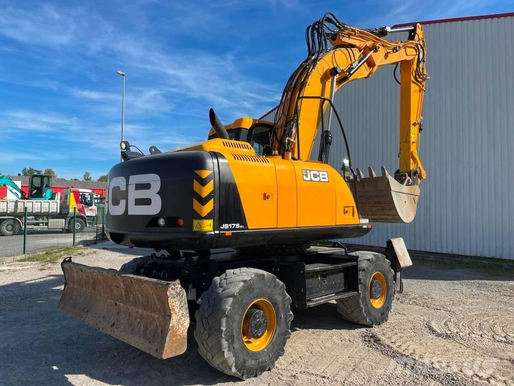 JCB JS 175 W حفارات بعجل
