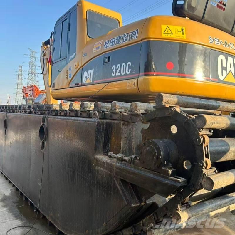 CAT 320 C حفارات زحافة