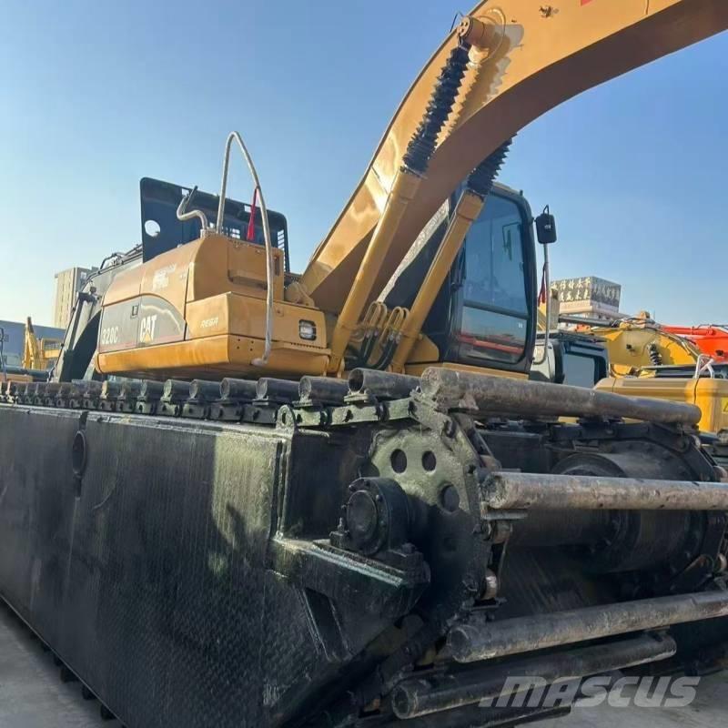 CAT 320 C حفارات زحافة