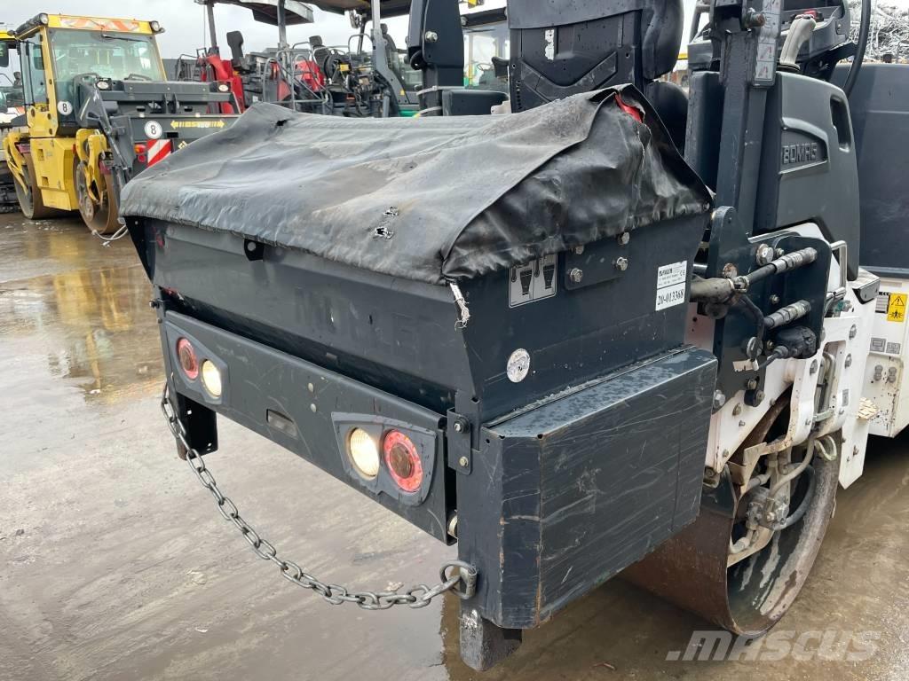 Bomag BW 100 AD-5 مداحل ثنائية الاسطوانة