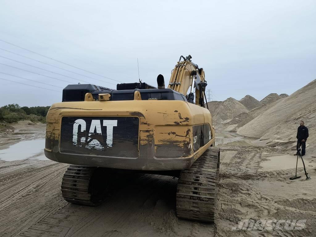 CAT 336D حفارات زحافة
