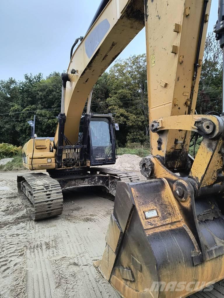 CAT 336D حفارات زحافة
