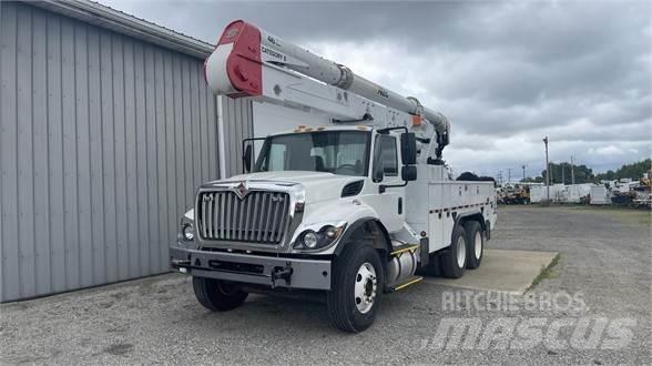 Altec AA55E المنصات الهوائية المثبتة على شاحنة