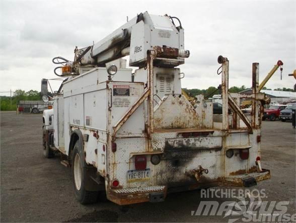 Altec D845B المنصات الهوائية المثبتة على شاحنة